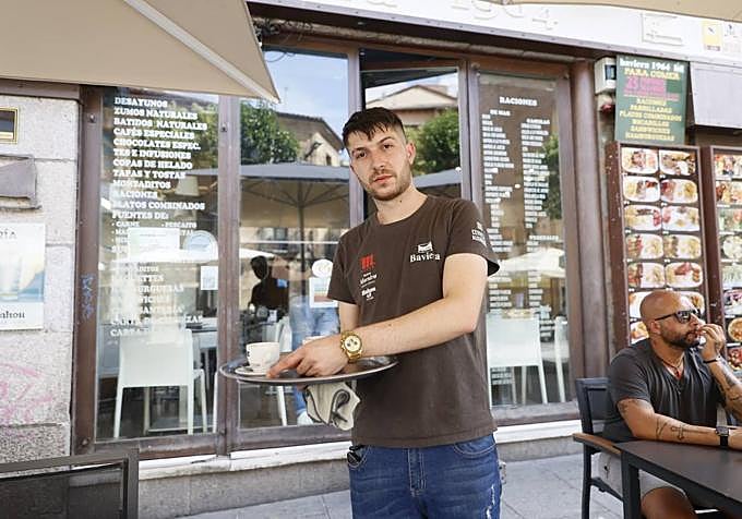 Banderas, camisetas, trompetas o pulseras: así Salamanca se prepara